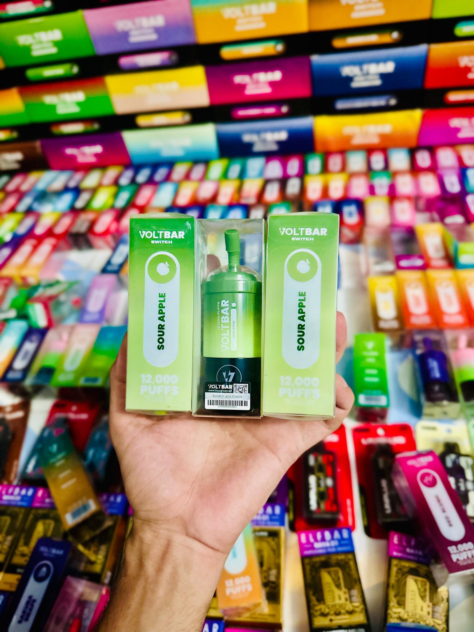 VOLTBAR SWITCH 12,000 PUFFS FULL KIT SOUR APPLE